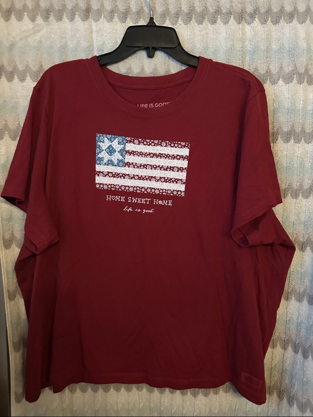 Life is Good Women's ' Long-Sleeve 'Home Sweet Home' Flag Tee - Red